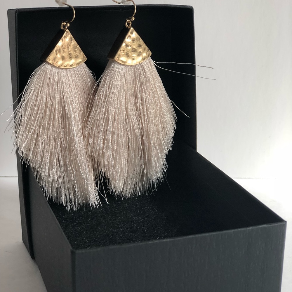 Bohemian silk and cotton tassel earrings - Picture 6 of 8
